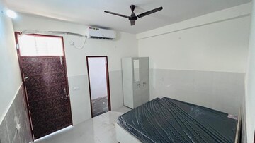 Master Bedroom in 2 BHK Builder Floor at Sector 40 – for Rent