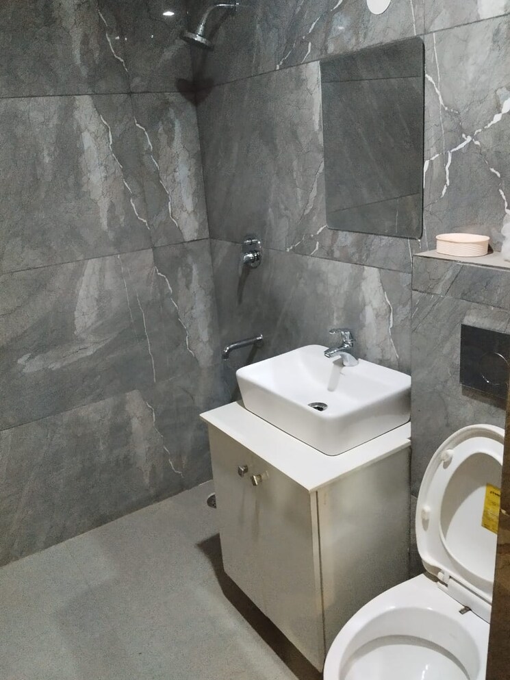 Bathroom, shiva-enclave-zirakpur 3 Bedroom 1850 Sq.Ft. Apartment In Patiala Road Zirakpur 9389208