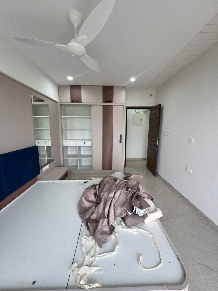 Team Area, sri-zynergy 2 Bedroom 834 Sq.Ft. Apartment In Suman Nagar Mumbai 9389203