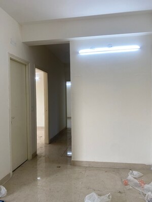 Room in 2 BHK Apartment at Signature Global Prime, Sector 63a – for Rent