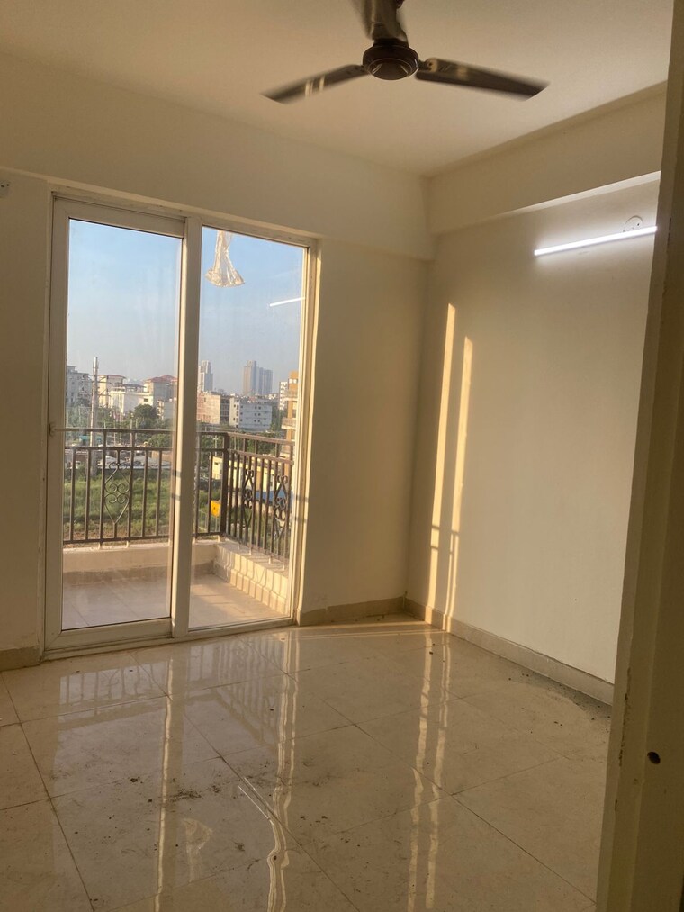 Room, signature-global-prime 2 Bedroom 834 Sq.Ft. Apartment In Sector 63a Gurgaon 9389221