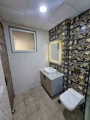 Master Bedroom in 1 BHK Builder Floor at Sector 40 – for Rent