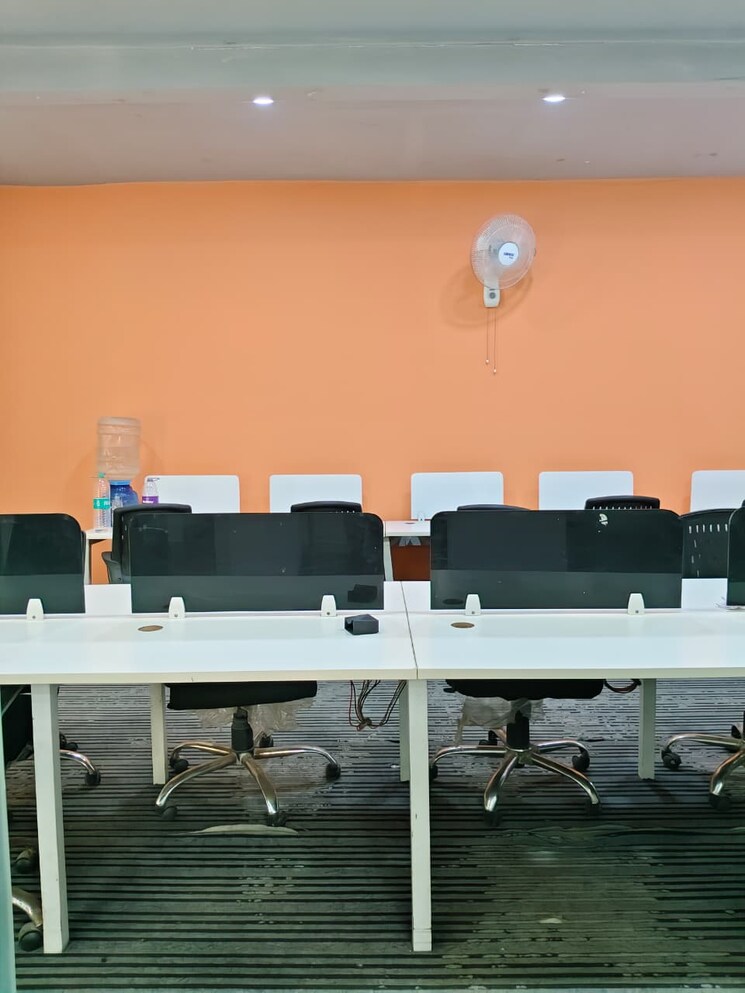 Team Area, sector 63 Commercial Office Space 1000 Sq.Ft. In Sector 63 Noida 9389242