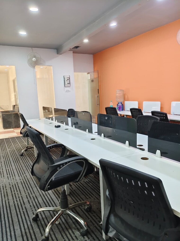 Team Area, sector 63 Commercial Office Space 1000 Sq.Ft. In Sector 63 Noida 9389242