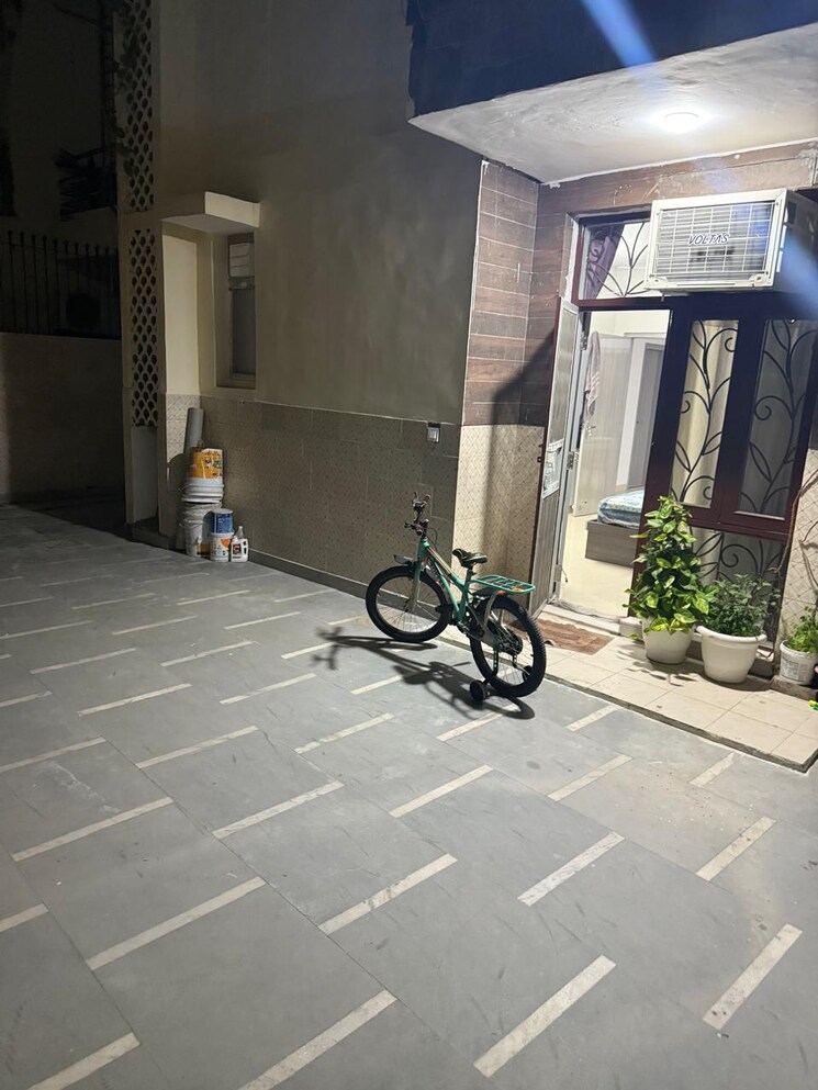  Parking, sushant-lok-3 3 Bedroom 272 Sq.Ft. Builder Floor In Sector 57 Gurgaon 9389275