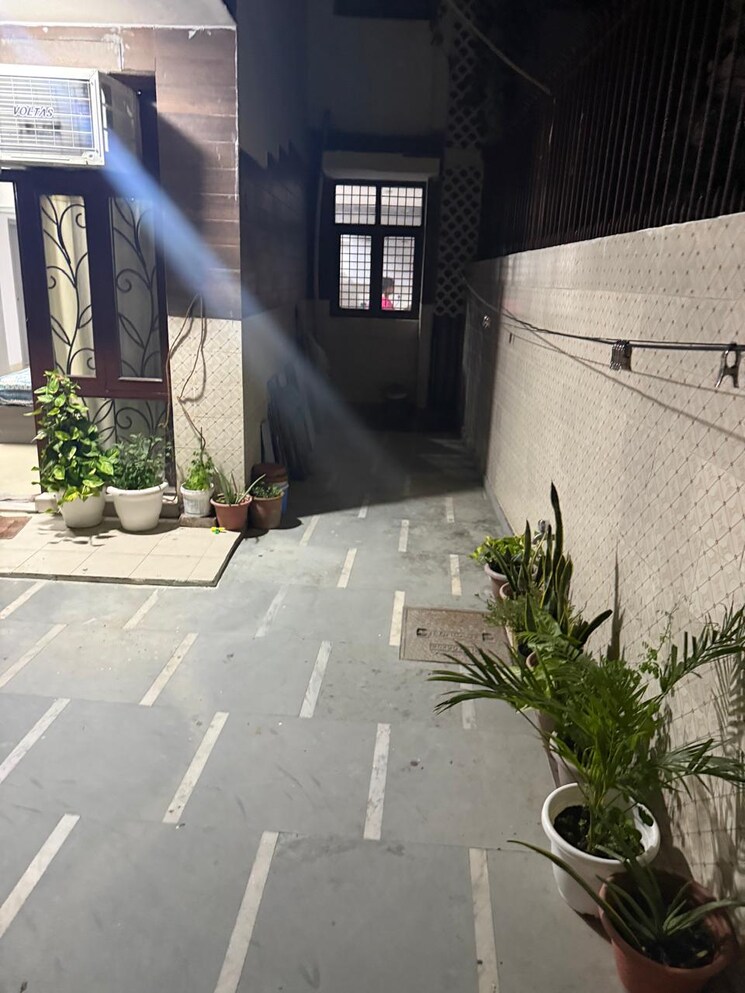 Balcony, sushant-lok-3 3 Bedroom 272 Sq.Ft. Builder Floor In Sector 57 Gurgaon 9389275