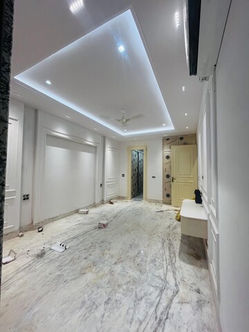 Room in 3 BHK Builder Floor at Sector 46 – for Rent