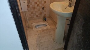 Bathroom in 1 BHK Builder Floor at Vaishali Sector 5 – for Rent