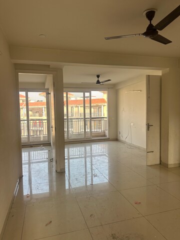 Room in 3 BHK Apartment at Maxxus Elanza, International Airport Road – for Sale