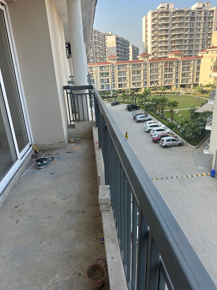 Balcony, maxxus-elanza 3 Bedroom 200 Sq.Yd. Apartment In International Airport Road Zirakpur 9389384