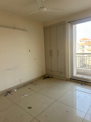 Room in 3 BHK Apartment at Maxxus Elanza, International Airport Road – for Sale