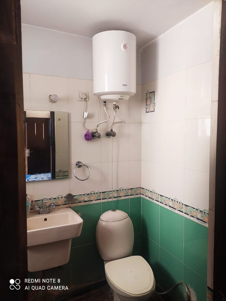 Bathroom, cghs-hewo-apartments 2 Bedroom 1200 Sq.Ft. Apartment In Sector 56 Gurgaon 9389333