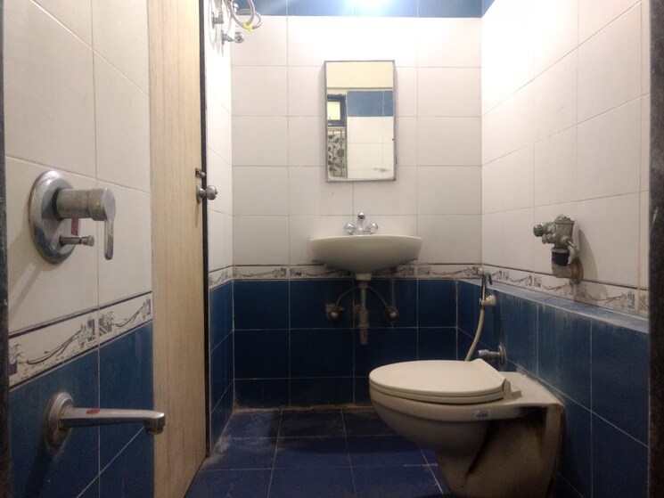 Bathroom, vikhroli west Pg For Girls In Vikhroli West 9389326
