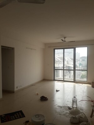 Room in 3 BHK Builder Floor at Vatika India Next, Sector 82 – for Rent