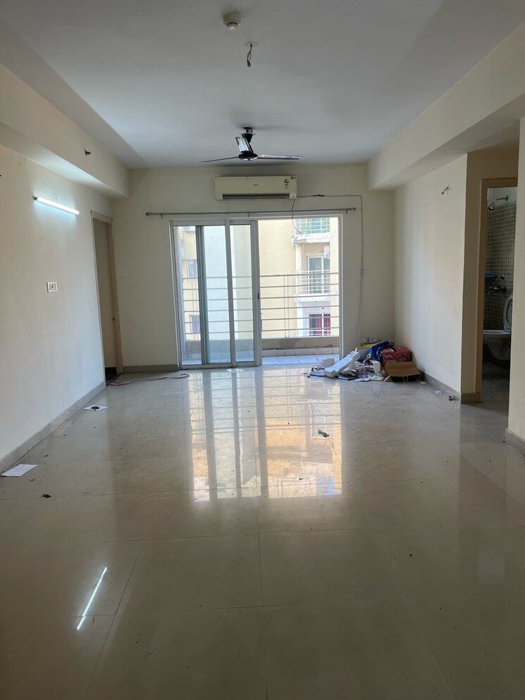 Room, paras-tierea 3.5 Bedroom 1695 Sq.Ft. Apartment In Sector 137 Noida 9389407