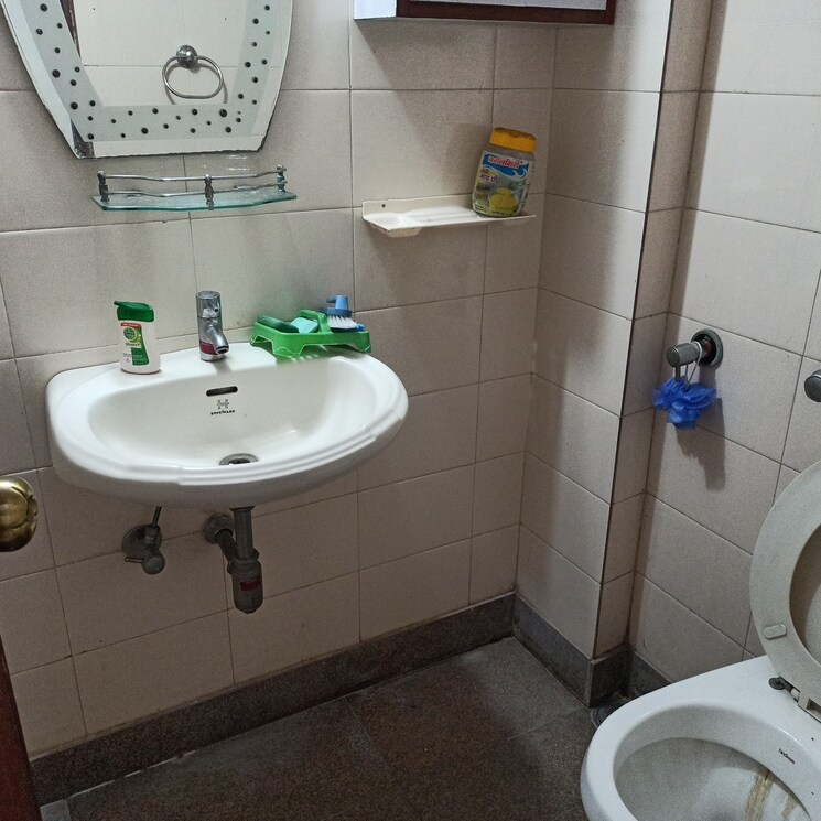 Bathroom, ghatkopar west Pg For Girls In Ghatkopar West 9389421
