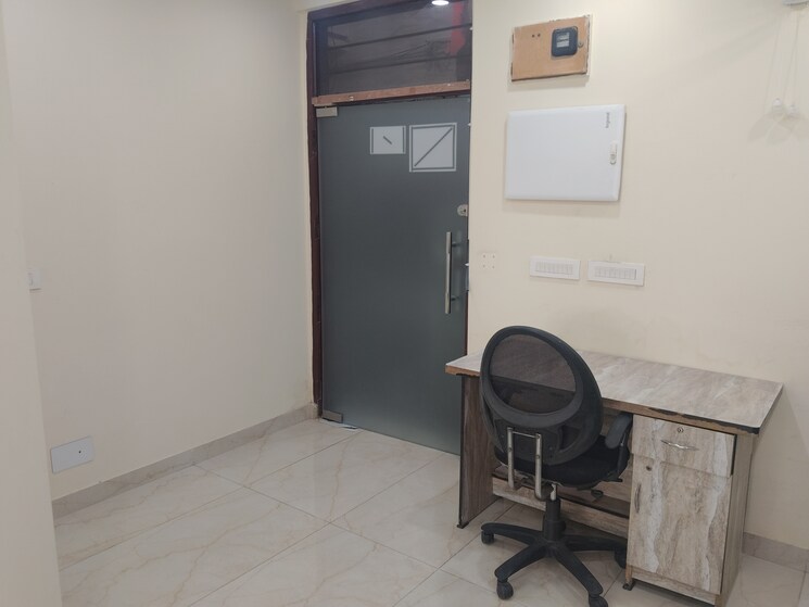 Bathroom, netaji subhash place Commercial Office Space 634 Sq.Ft. In Netaji Subhash Place Delhi 9389436