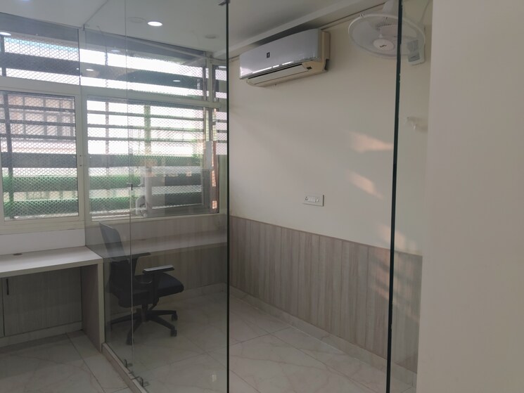 Bathroom, netaji subhash place Commercial Office Space 634 Sq.Ft. In Netaji Subhash Place Delhi 9389436