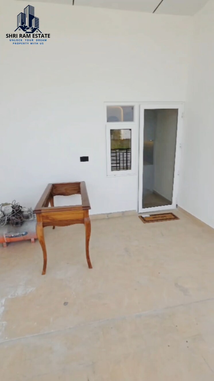 Room, sector 104 4 Bedroom 1750 Sq.Ft. Apartment In Sector 104 Faridabad 9389457