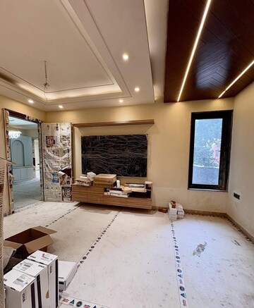 Room in 4 BHK Builder Floor at BP Homes, Sector 85 – for Sale