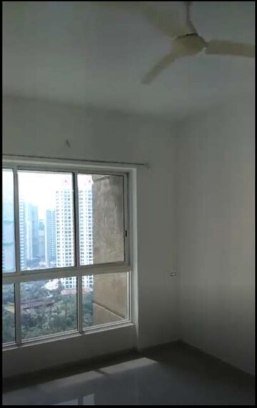 Room in 2 BHK Apartment at Lodha Amara, Kolshet Road – for Rent