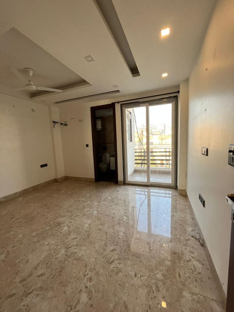 Room, sushant-vyapaar-kendra 3 Bedroom 300 Sq.Ft. Builder Floor In Sector 43 Gurgaon 9389578