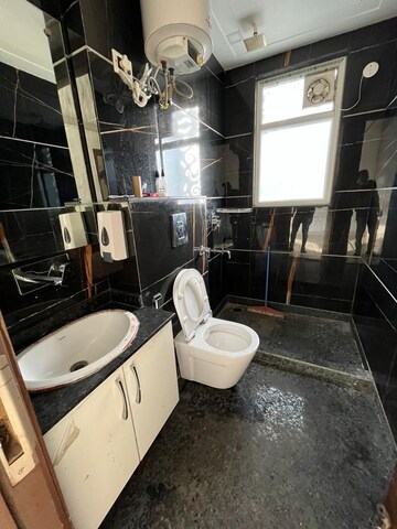 Master Bedroom in 3 BHK Builder Floor at Sushant Vyapaar Kendra, Sector 43 – for Rent