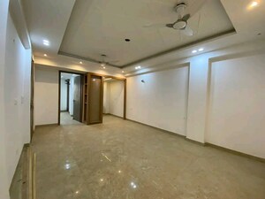 Room in 3 BHK Builder Floor at Chattarpur – for Rent
