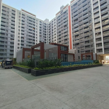 2 BHK Apartment For Sale in Roshan Milestone, Mumbai Bangalore Highway