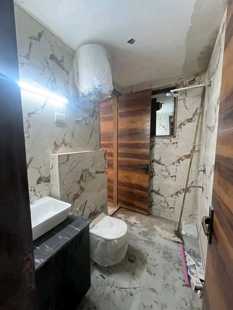 Bathroom, chattarpur 3 Bedroom 1300 Sq.Ft. Builder Floor In Chattarpur Delhi 9389700
