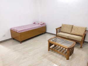 Living Room in 1 BHK Builder Floor at Sector 40 – for Rent