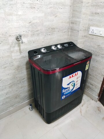 Master Bedroom in 1 BHK Builder Floor at Sector 40 – for Rent