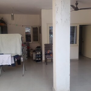 Parking in 3.5 BHK Apartment at Mayur Vihar – for Rent
