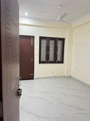 Room in 3 BHK Builder Floor at Pithuwala Kalan – for Rent