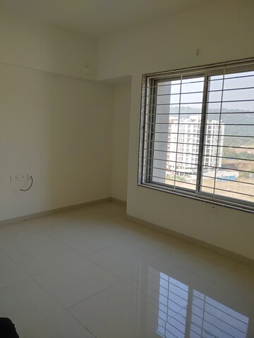 Room in 3 BHK Apartment at Axis Paradigm Whistling Meadows, Paud Road – for Rent