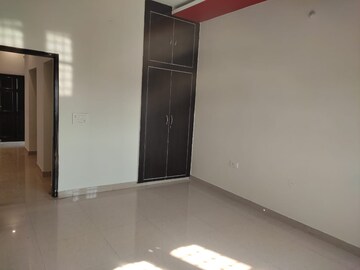 Room in 3 BHK Apartment at Ashwini Enclave, Majra – for Rent