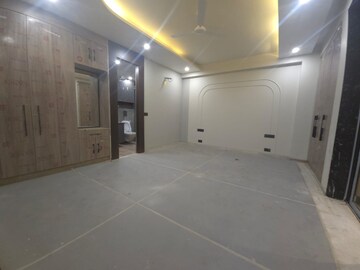 Room in 3 BHK Builder Floor at Hauz Khas – for Sale