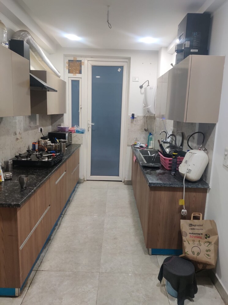 Kitchen, bollywood-esencia 3 Bedroom 216 Sq.Yd. Apartment In Ghazipur Zirakpur 9389805