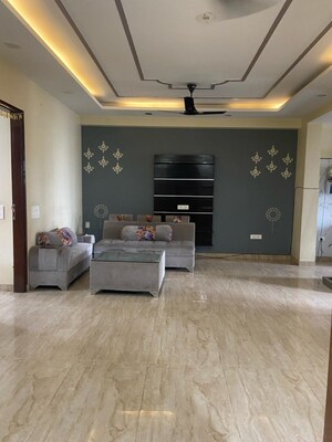 1 BHK Builder Floor For Rent in Sector 52
