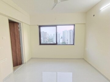 Room in 3 BHK Apartment at BDL Hresa, Chembur – for Rent