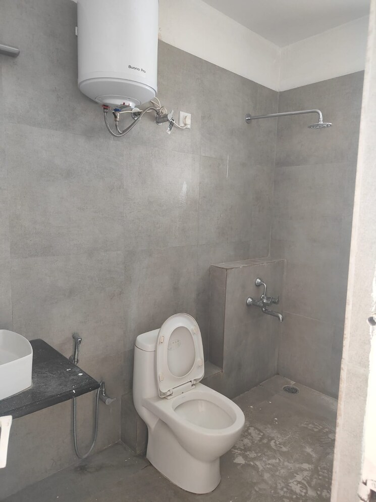 Bathroom, indiranagar 4 Bedroom 2000 Sq.Ft. Apartment In Indiranagar Bangalore 9389810