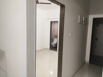 Room in 2 BHK Apartment at Arihant Aalishan, Kharghar – for Rent