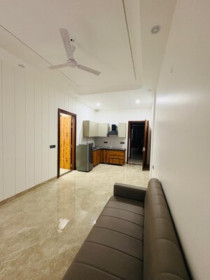 Living Room in 1 BHK Builder Floor at Sector 32 – for Rent