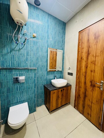 Bathroom in 1 BHK Builder Floor at Sector 32 – for Rent