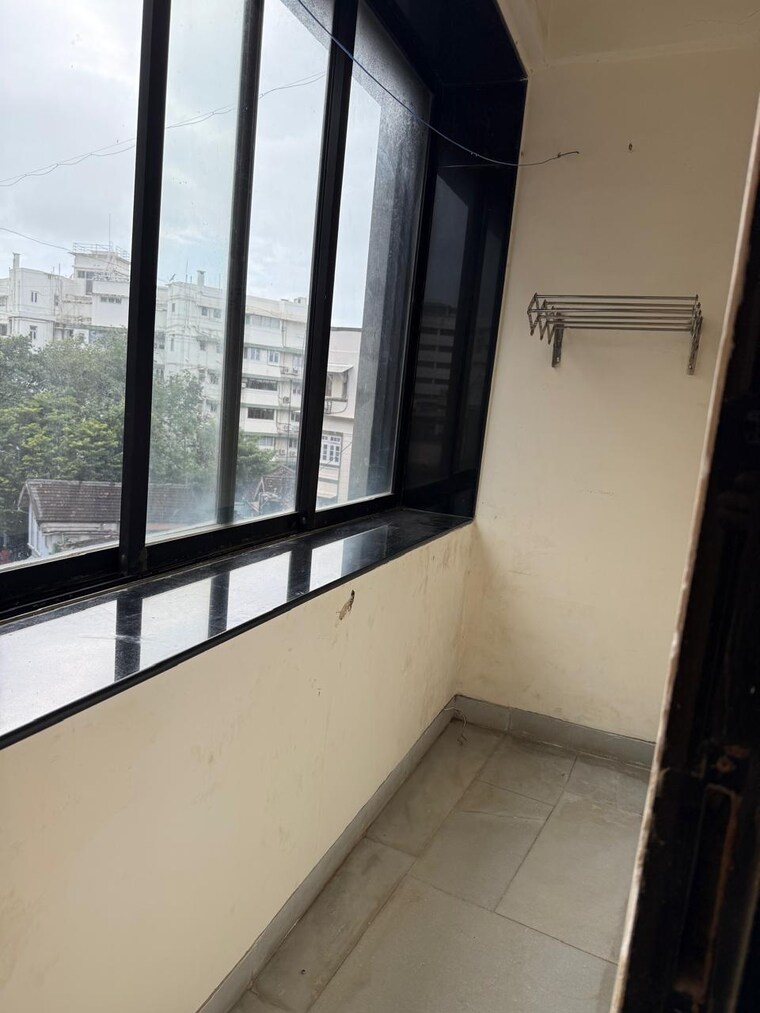 Balcony, usha-sadan-apartment 1 Bedroom 650 Sq.Ft. Apartment In Colaba Mumbai 9389841