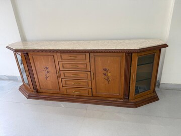 Furnished Amenities in 1 BHK Apartment at Usha Sadan Apartment, Colaba – for Rent