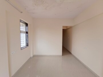 Room in 4 BHK Apartment at Siddivinayak Aarundhati Heights, Chembur – for Rent