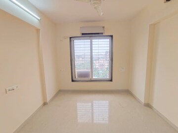 Room in 4 BHK Apartment at Siddivinayak Aarundhati Heights, Chembur – for Rent