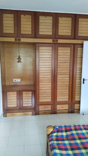 Room in 2 BHK Apartment at K Raheja Woods, Kalyani Nagar – for Rent