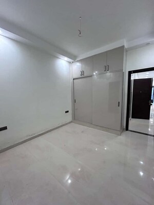 Room in 3 BHK Apartment at Shivalik Colony – for Rent